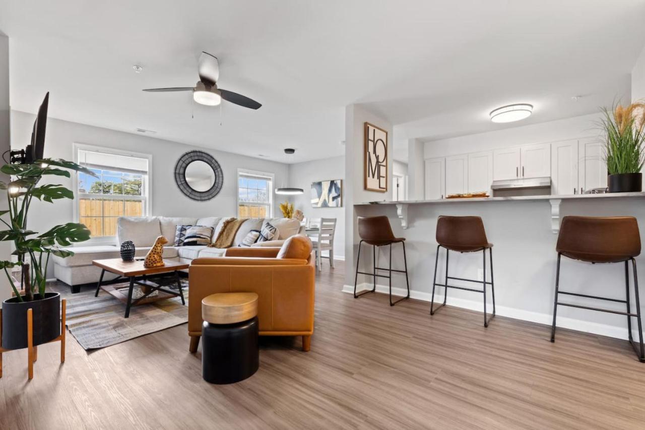 New Luxe Apt 3Br Downtown Fay Unit B Файетвил Екстериор снимка
