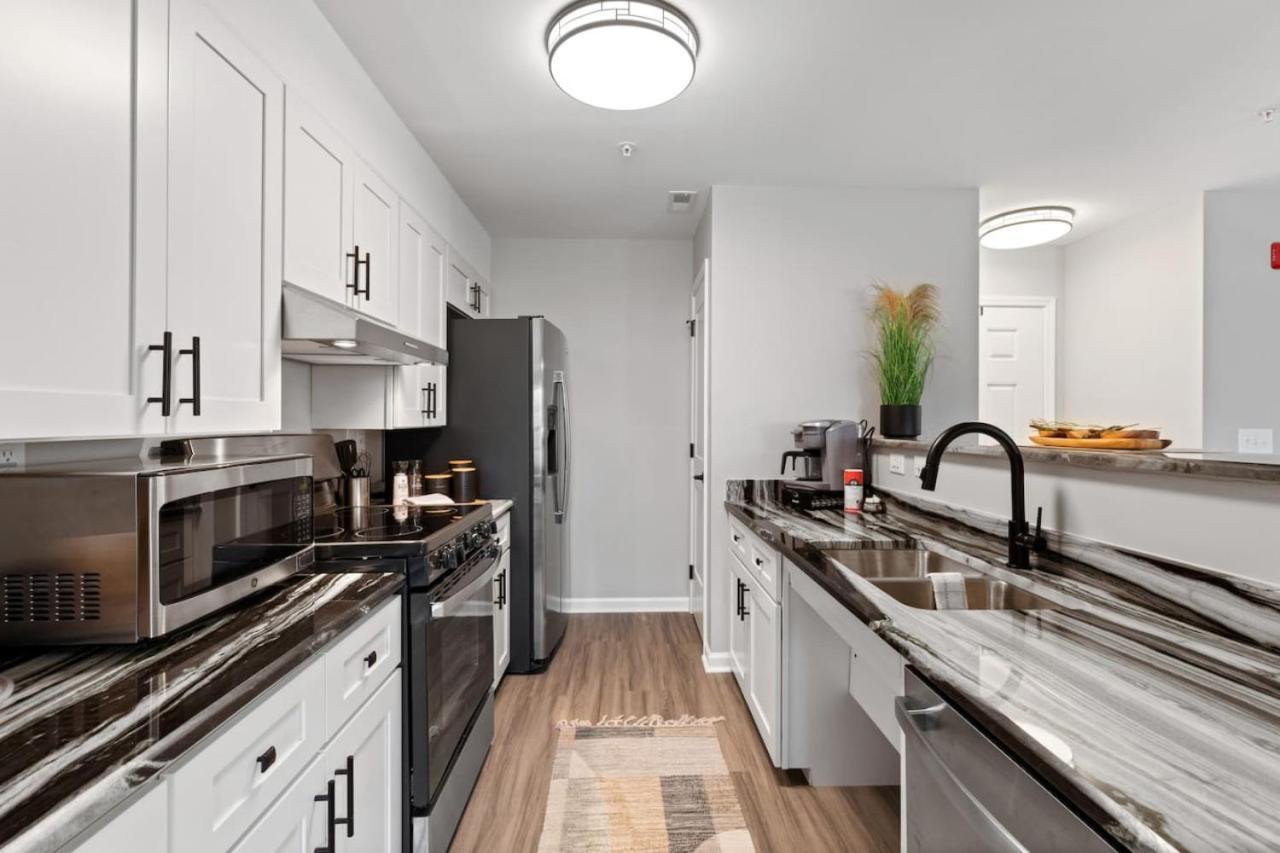 New Luxe Apt 3Br Downtown Fay Unit B Файетвил Екстериор снимка